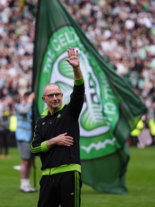 HEAD BHOY: Celtic manager Martin O'Neill salutes the fans following the William Hill Premiership match at Celtic Park. Pic: Andrew Milligan/PA Wire. HEAD BHOY: Celtic manager Martin O'Neill salutes the fans following the William Hill Premiership match at Celtic Park. Pic: Andrew Milligan/PA Wire.