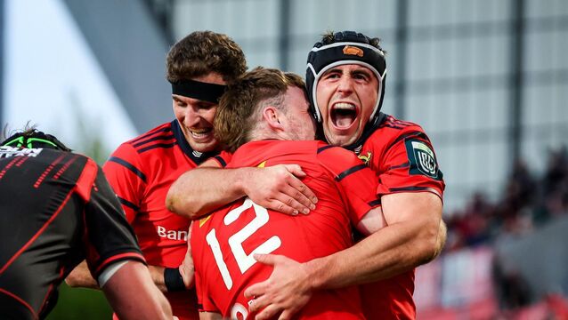 <p>BIG WIN: Munster's Sean O'Brien celebrates with Brian Gleeson. Pic: ©INPHO/Dan Clohessy</p>