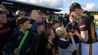TJ Reid signs autographs for young fans 16/5/2026