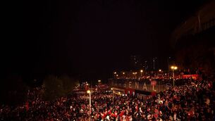 <p>Arsenal fans celebrate winning the Premier League after Manchester City failed to win away to Bournemouth at Emirates Stadium on May 19, 2026 in London, England. (Photo by Julian Finney/Getty Images)</p> <p>Arsenal fans celebrate winning the Premier League after Manchester City failed to win away to Bournemouth at Emirates Stadium on May 19, 2026 in London, England. (Photo by Julian Finney/Getty Images)</p>