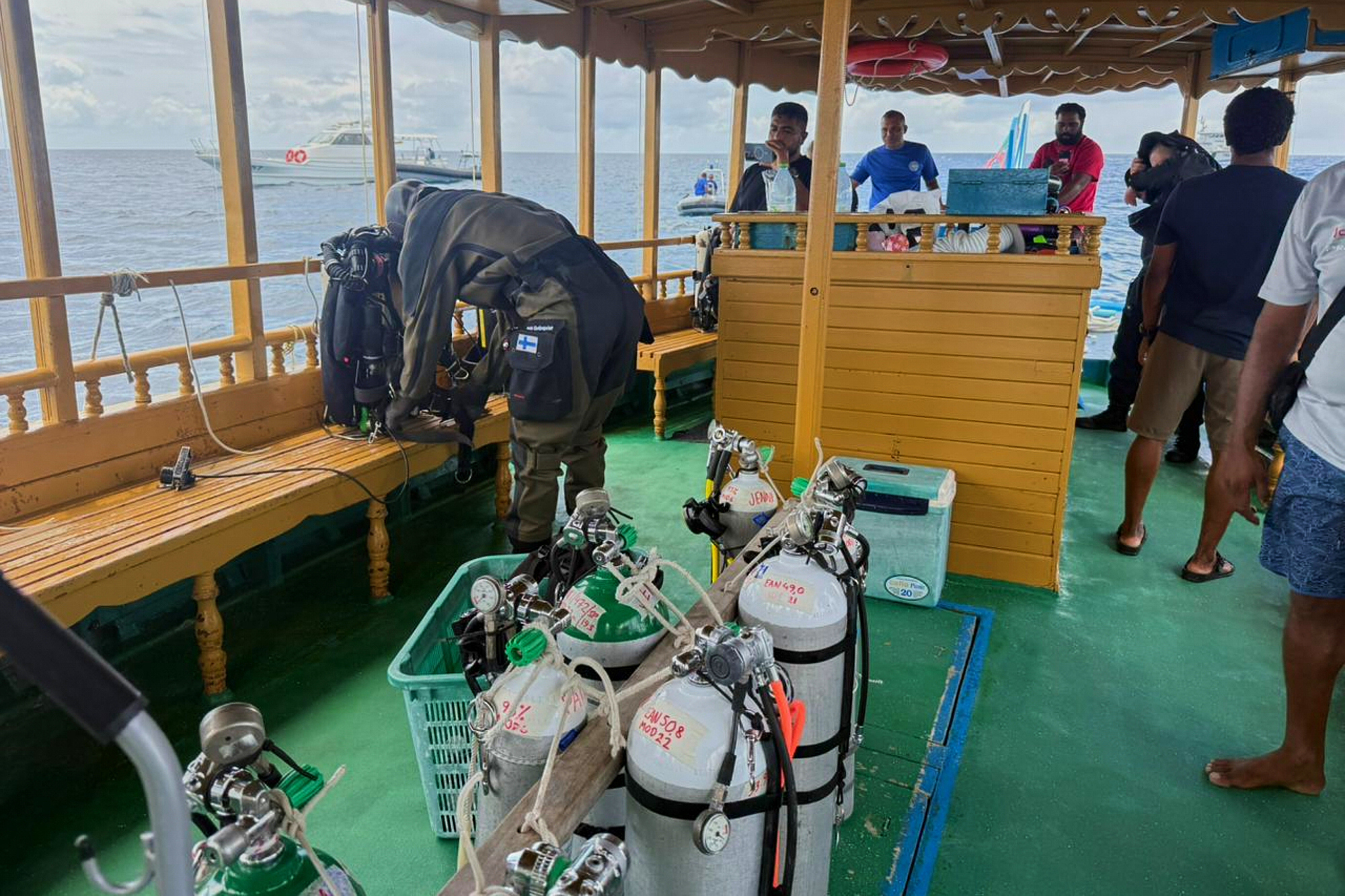 Finnish divers recover remaining two bodies of Italians from Maldives caves