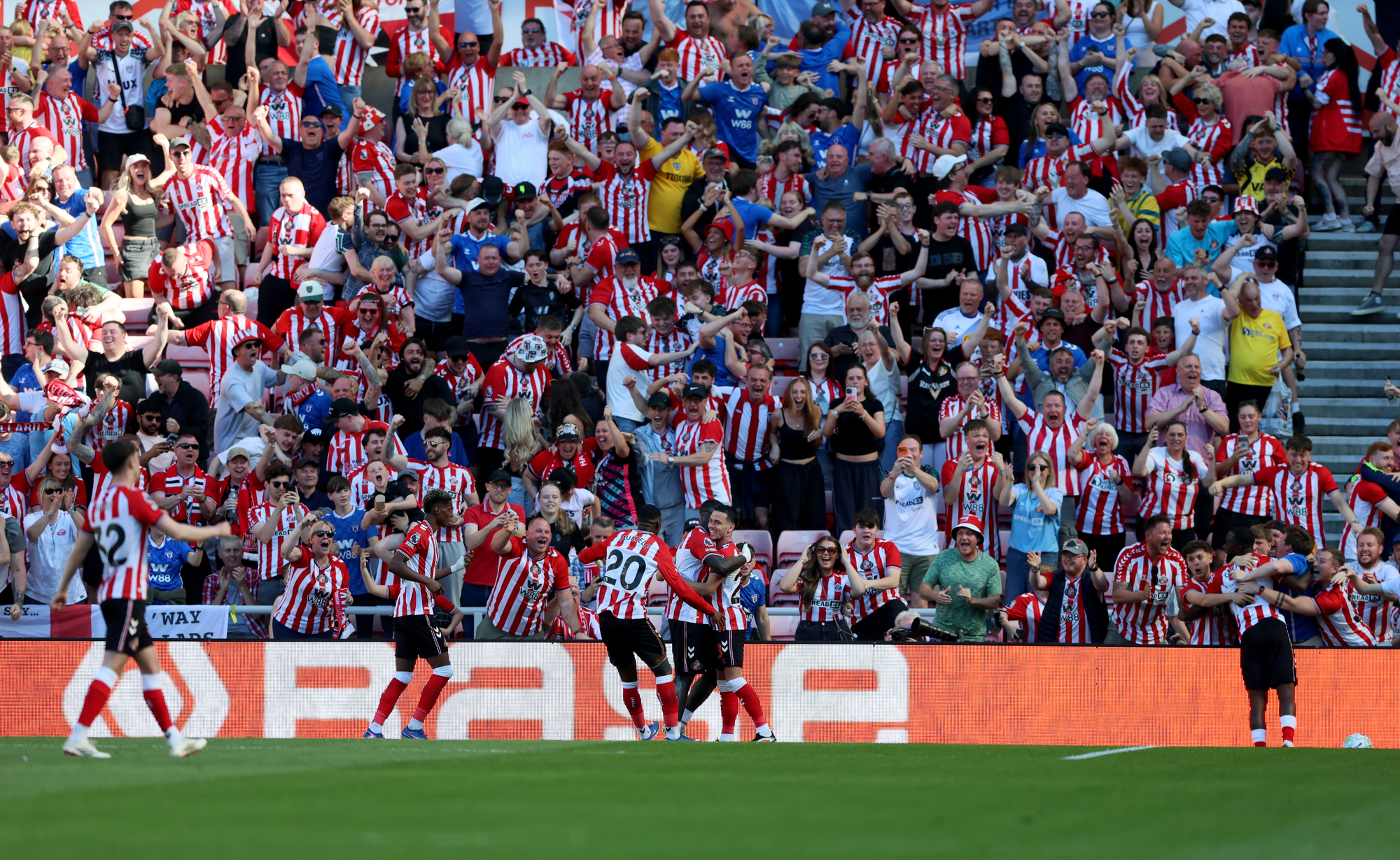 Sunderland soar into Europa League but chaotic Chelsea miss out altogether