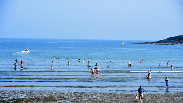 <p> Sunshine and blue skies at Fountainstown Co Cork. File picture: Larry Cummins</p>