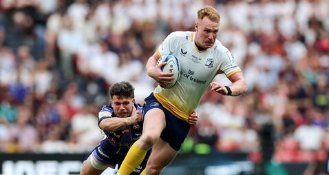 Matthieu Jalibert tackles Ciaran Frawley 23/5/2026