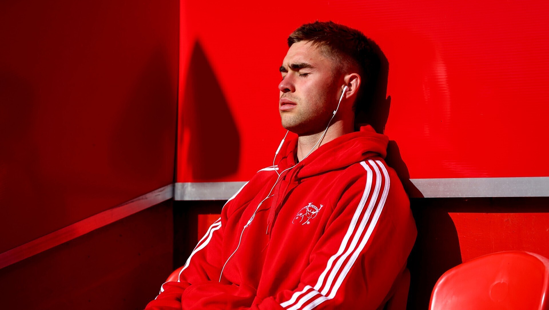 Jack Crowley injury prompting 'concern' for Munster