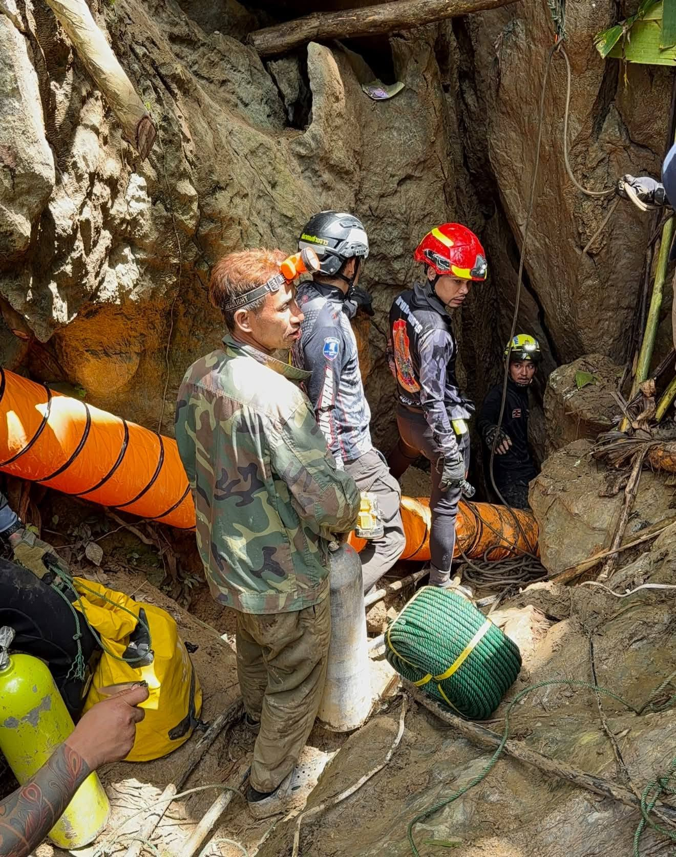 Search continues for seven villagers trapped in flooded Laos cave