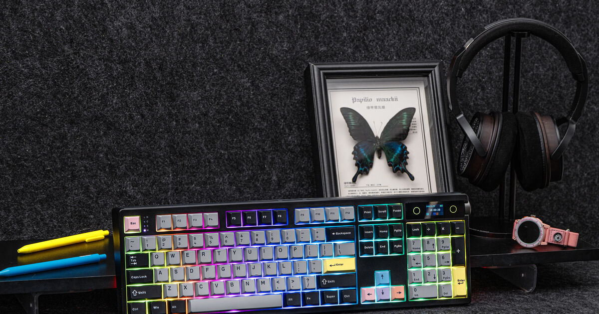 Epomaker TH108 Pro review: A feature-packed keyboard with a built-in display