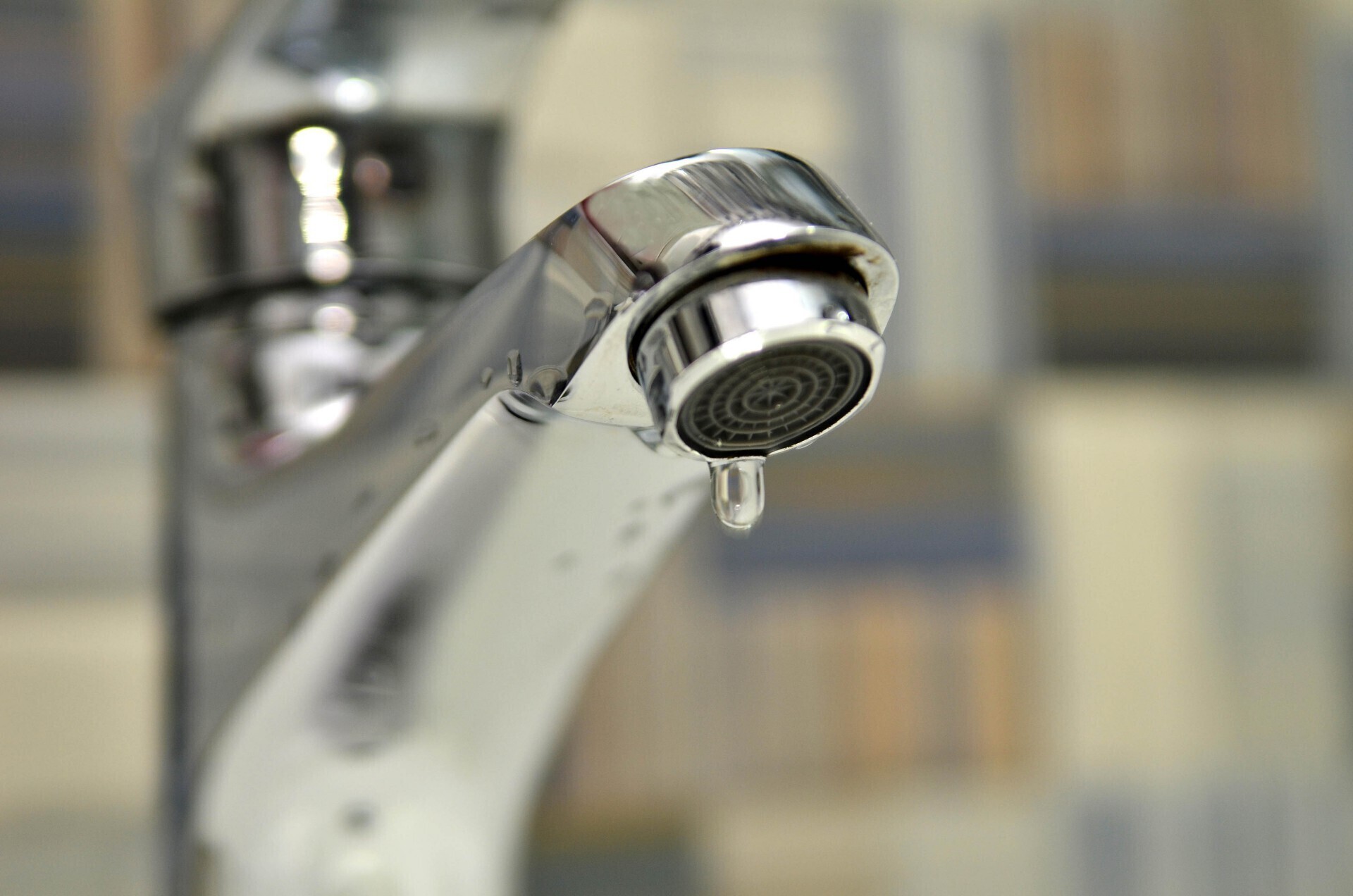 School closes for second day after it runs out of water amid high temperatures