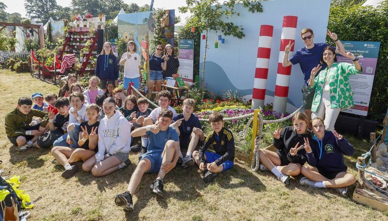 Children and teachers from St Matthew's National School, Sandymount, at Bord Bia Bloom 2026 Festival with Bord Bia's Kerrie Gardner. Picture: Peter Houlihan/Fennells Children and teachers from St Matthew's National School, Sandymount, at Bord Bia Bloom 2026 Festival with Bord Bia's Kerrie Gardner. Picture: Peter Houlihan/Fennells