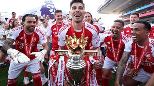 <p>Kai Havertz of Arsenal celebrates with the Premier League trophy, with teammates David Raya, Viktor Gyokeres, Riccardo Calafiori, William Saliba and Gabriel. Pic: Michael Regan/Getty Images</p>