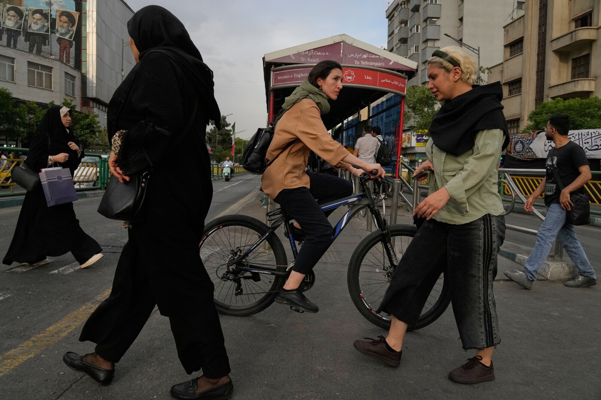 US and Iranian negotiators reach tentative deal to extend ceasefire – official