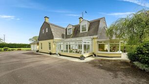 <p>bracken house, Monees, Maryborough Hill</p> <p>bracken house, Monees, Maryborough Hill</p>