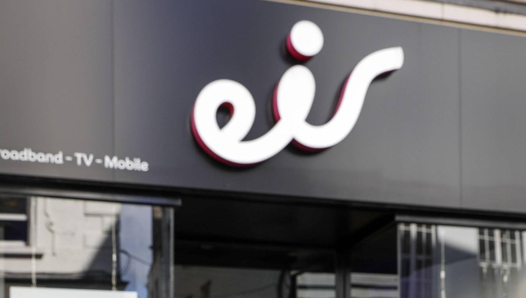 Man who abused staff member of Cork Eir store and called him 'a f***ing Paki' is jailed