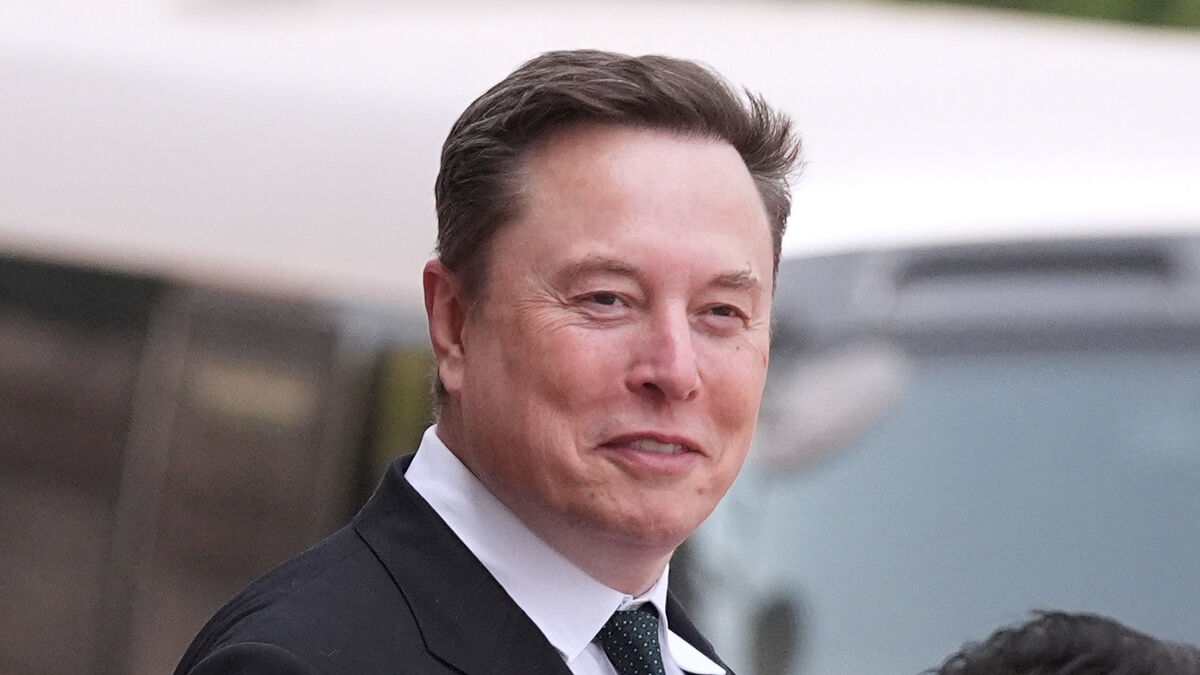 Musk could become trillionaire when SpaceX goes public