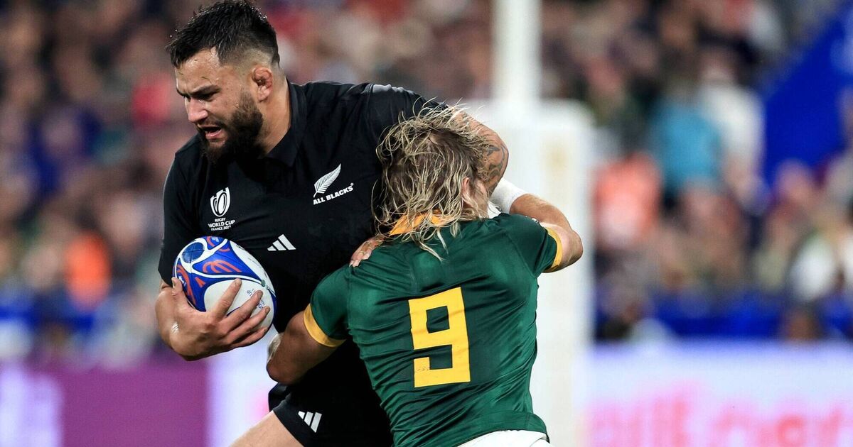 Munster miss out as Tyrel Lomax pens contract extension to remain in New Zealand