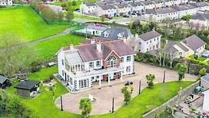 <p>Vistamar, Mount Crozier in Cobh. Pictures: H-Pix</p>