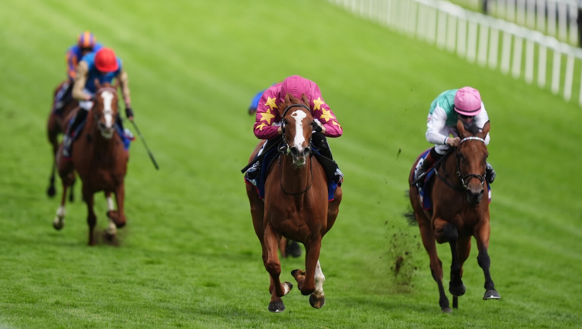 Joseph O'Brien's Thundering On powers clear for brilliant Oaks victory