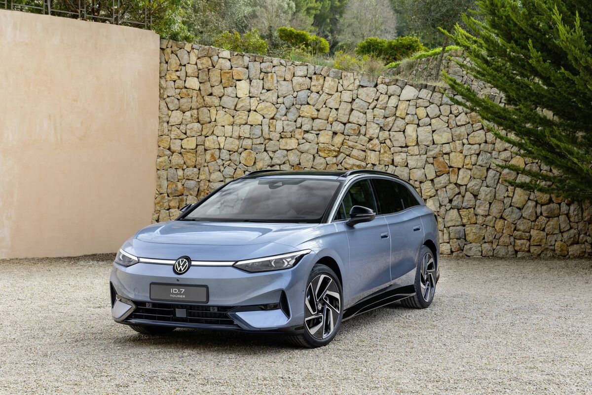 The ID.7 Tourer: Irish buyers say they need an SUV for space, but very often what they need is a big boot, a long load floor and decent rear-seat room. The ID.7 Tourer: Irish buyers say they need an SUV for space, but very often what they need is a big boot, a long load floor and decent rear-seat room.