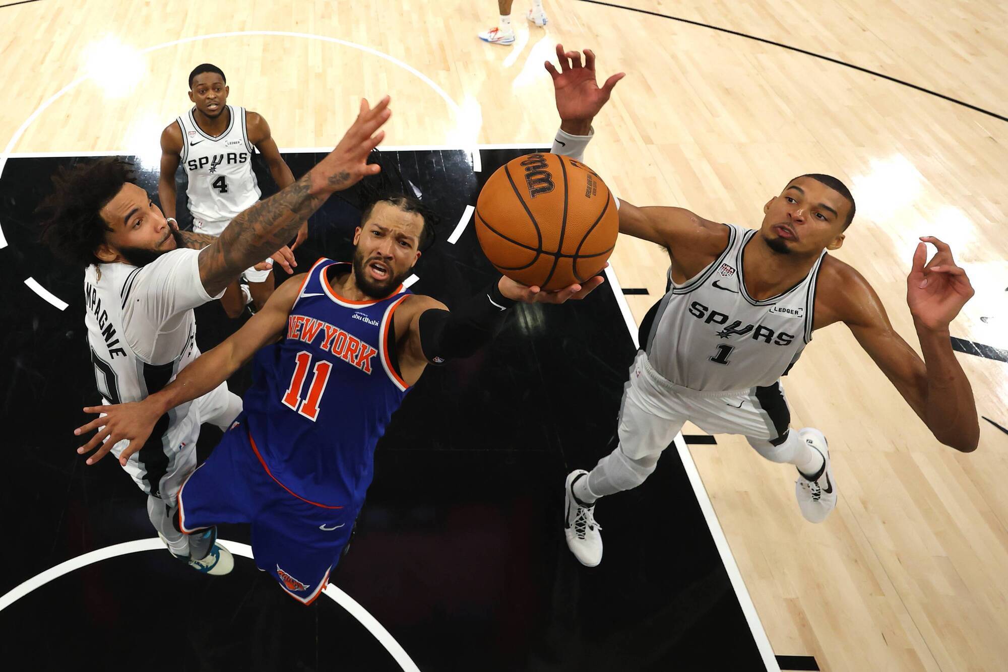 Wemby misses at the end, Knicks beat Spurs 105-104 for 2-0 lead in NBA Finals