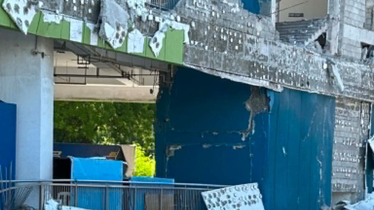 Deadly quake destroys buildings and sparks tsunami in southe