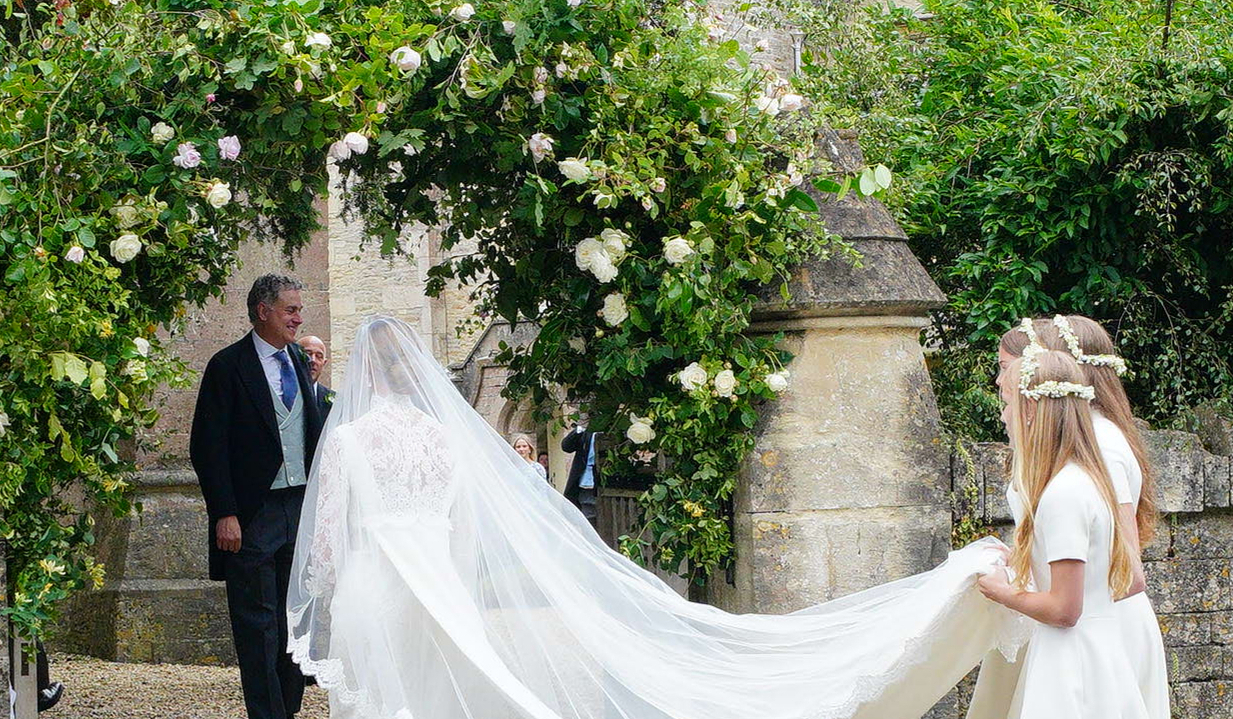 Peter Phillips, son of Britain's Princess Royal, marries nurse Harriet Sperling
