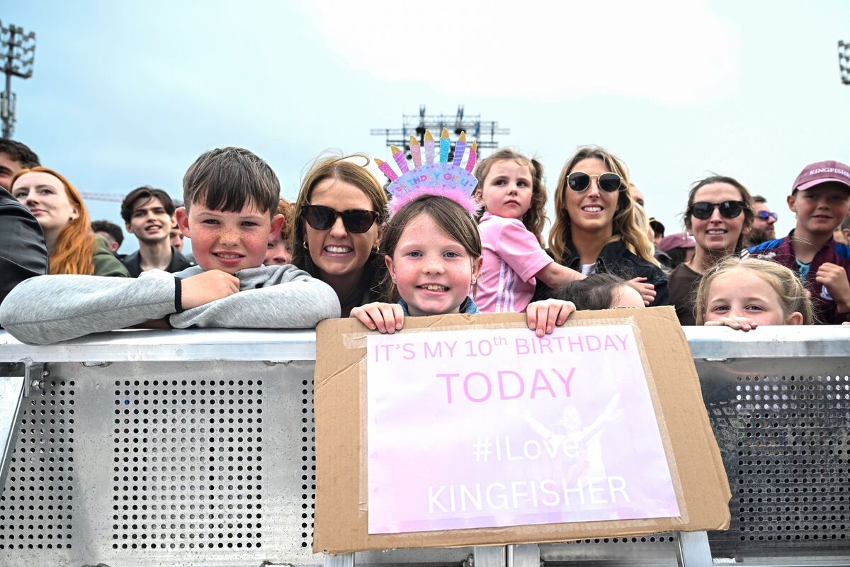 Ayla Cronin Fox from Youghal celebrating her 10th birthday at night one of Kingfishr in Musgrave Park. Picture: Chani Anderson Ayla Cronin Fox from Youghal celebrating her 10th birthday at night one of Kingfishr in Musgrave Park. Picture: Chani Anderson