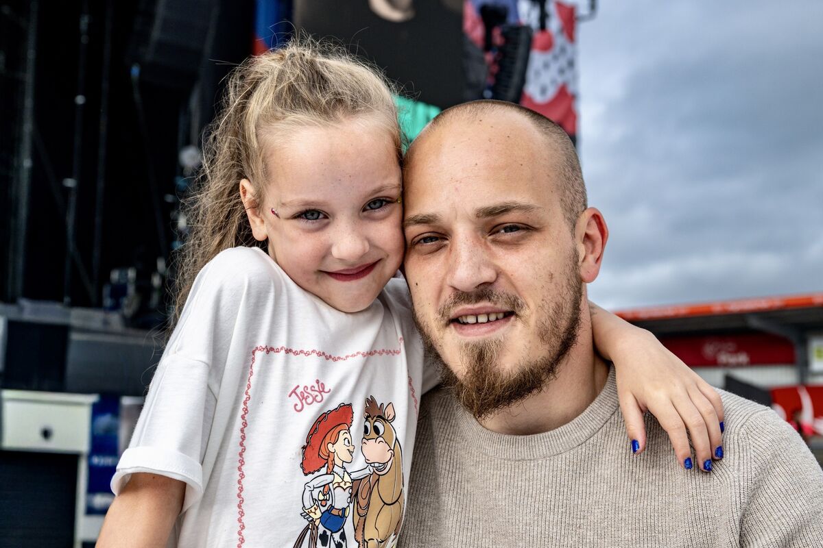 Kingfishr fan Rosie Hegarty from Fairhill with her dad Christopher for her first ever concert. Picture: Chani Anderson Kingfishr fan Rosie Hegarty from Fairhill with her dad Christopher for her first ever concert. Picture: Chani Anderson