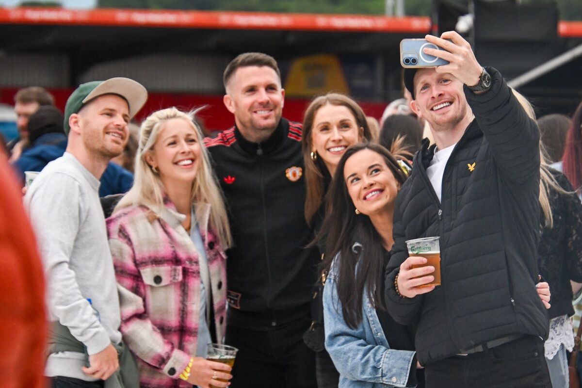 Friends take a selfie in Musgrave Park (Virgin Media Park) during the Kingfishr concert. Picture: Chani Anderson Friends take a selfie in Musgrave Park (Virgin Media Park) during the Kingfishr concert. Picture: Chani Anderson