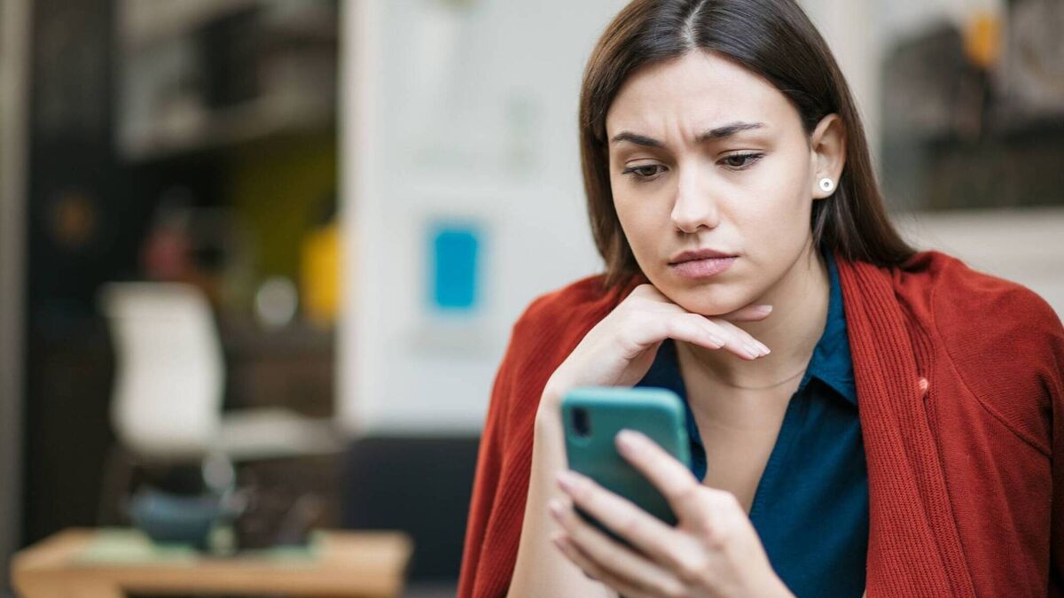 Should you send that midnight text? Or call Gen Z at all? 11 essential rules for phone etiquette