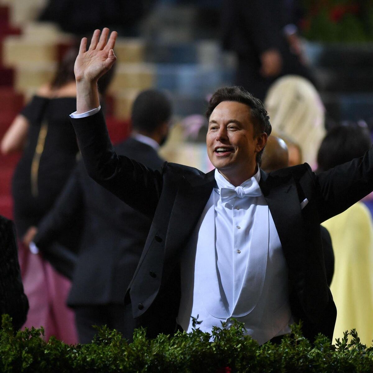 Elon Musk becomes world’s first trillionaire after SpaceX mega float
