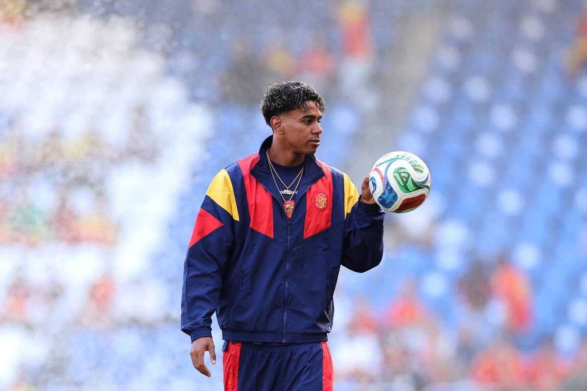 Lamine Yamal of Spain looks on prior to the international friendly match between Spain and Iraq at Riazor Stadium. Picture: Florencia Tan Jun/Getty Images Lamine Yamal of Spain looks on prior to the international friendly match between Spain and Iraq at Riazor Stadium. Picture: Florencia Tan Jun/Getty Images