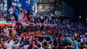 <p>The New York Knicks ended a 53-year wait for an NBA title with victory over the San Antonio Spurs. Fans gathered in the city to celebrate. Pic: Adam Gray/Getty Images</p> <p>The New York Knicks ended a 53-year wait for an NBA title with victory over the San Antonio Spurs. Fans gathered in the city to celebrate. Pic: Adam Gray/Getty Images</p>