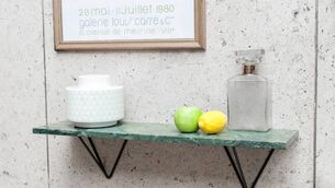<p>The Trivisan green marble shelf.</p>
