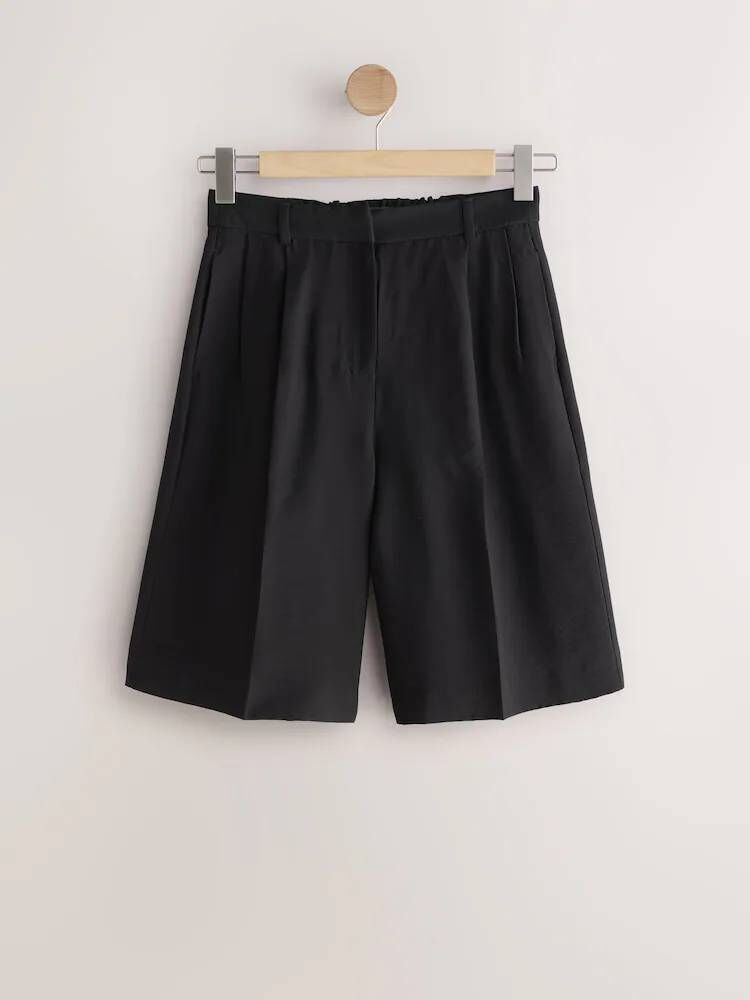 2. The Tailored Bermuda 2. The Tailored Bermuda