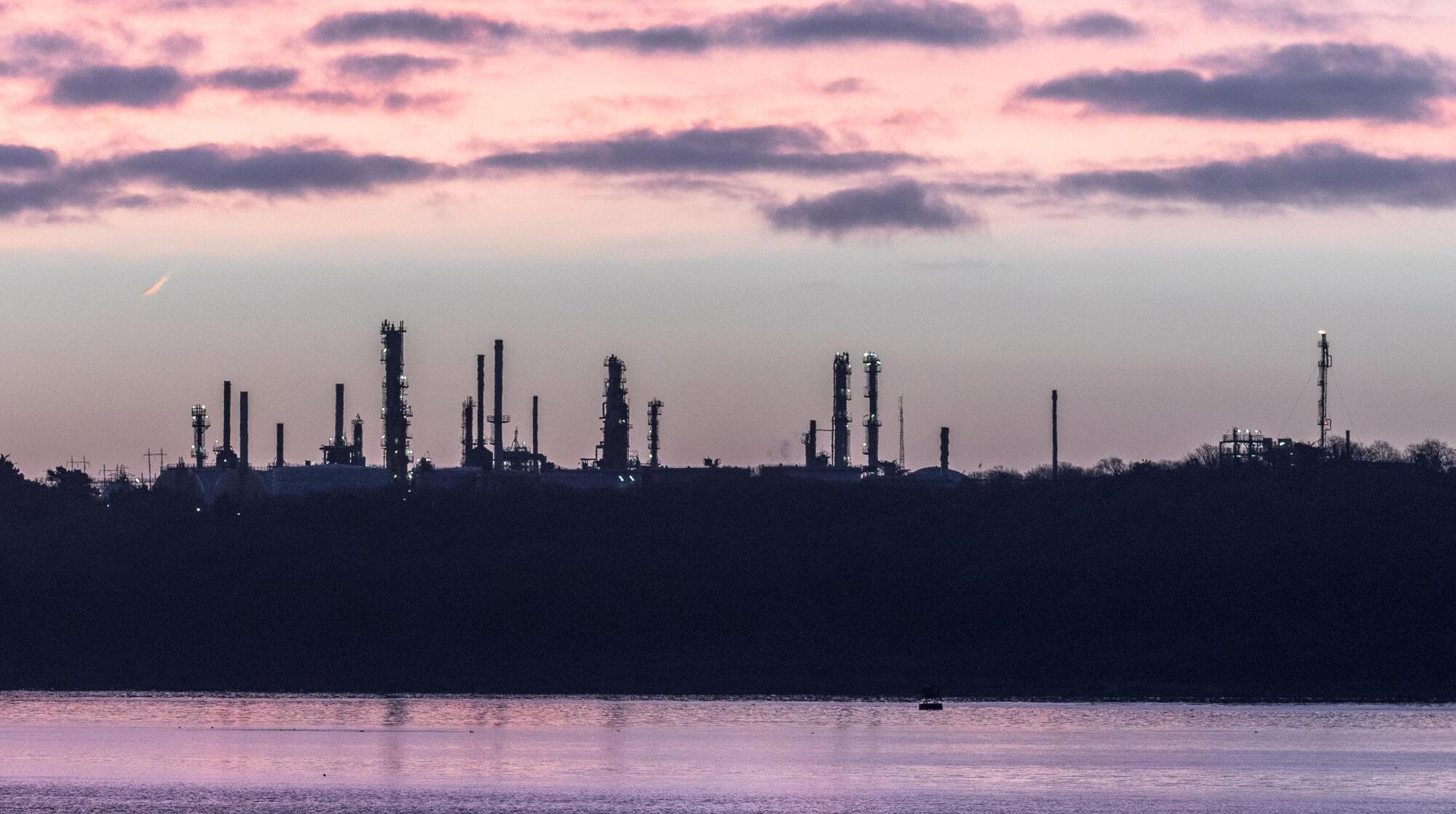 Oil refinery at Whitegate, Co. Cork, Ireland.- Picture David Creedon