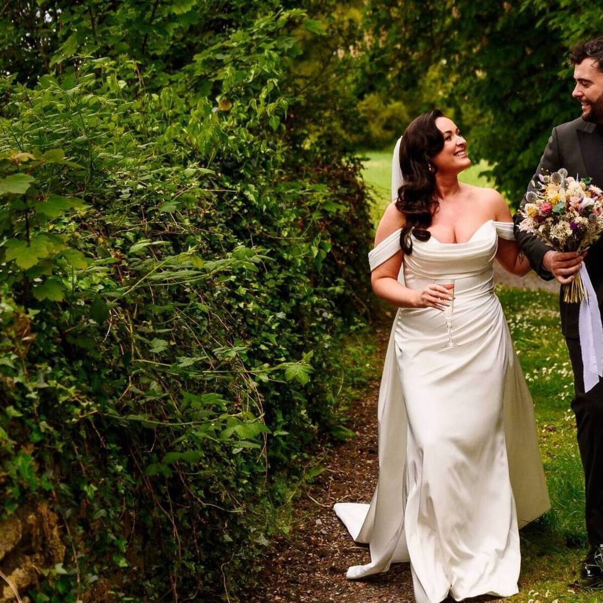 Wedding of the Week: They swiped right on Tinder and stole each other’s hearts forever