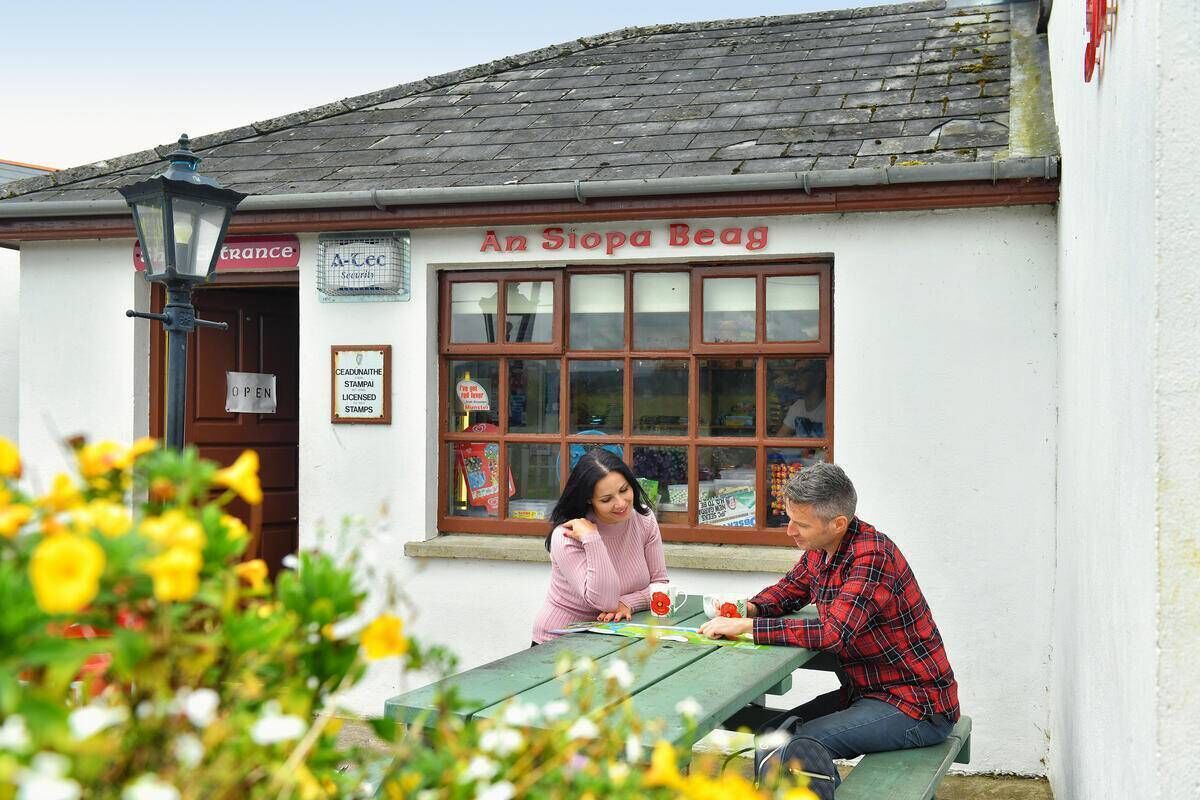 Couple at O'Mahony's Pub, County Waterford Couple at O'Mahony's Pub, County Waterford