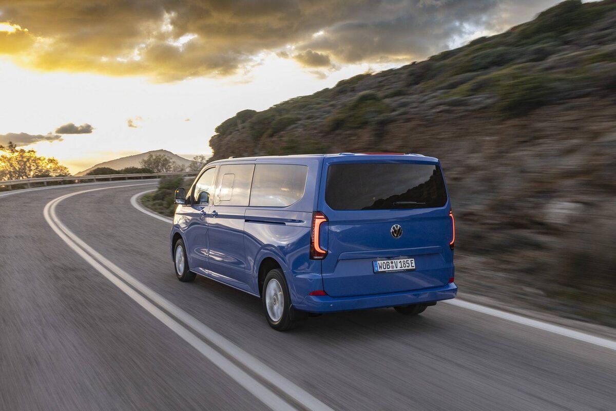 Volkswagen also got into bed with Ford on this one and the Caravelle was designed in tandem with the Ford Transit Custom Combi Volkswagen also got into bed with Ford on this one and the Caravelle was designed in tandem with the Ford Transit Custom Combi