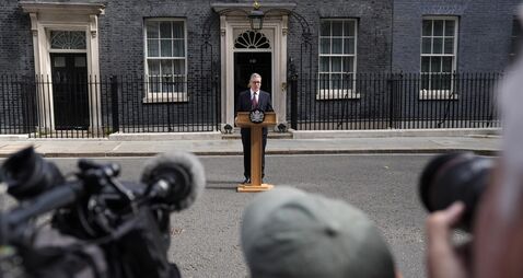 Starmer premiership crisis