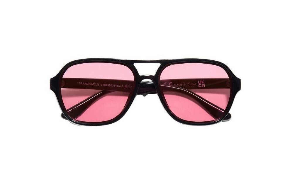 Pink Oversized Sunglasses, €15.99, Stradivarius Pink Oversized Sunglasses, €15.99, Stradivarius