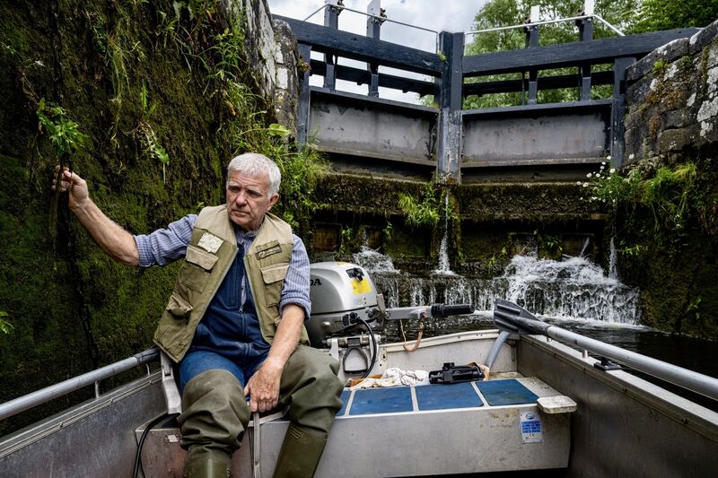 Jim Harding expertly navigates a lock gate on the River Barrow near Gowran, Co Kilkenny. Picture: Chani Anderson