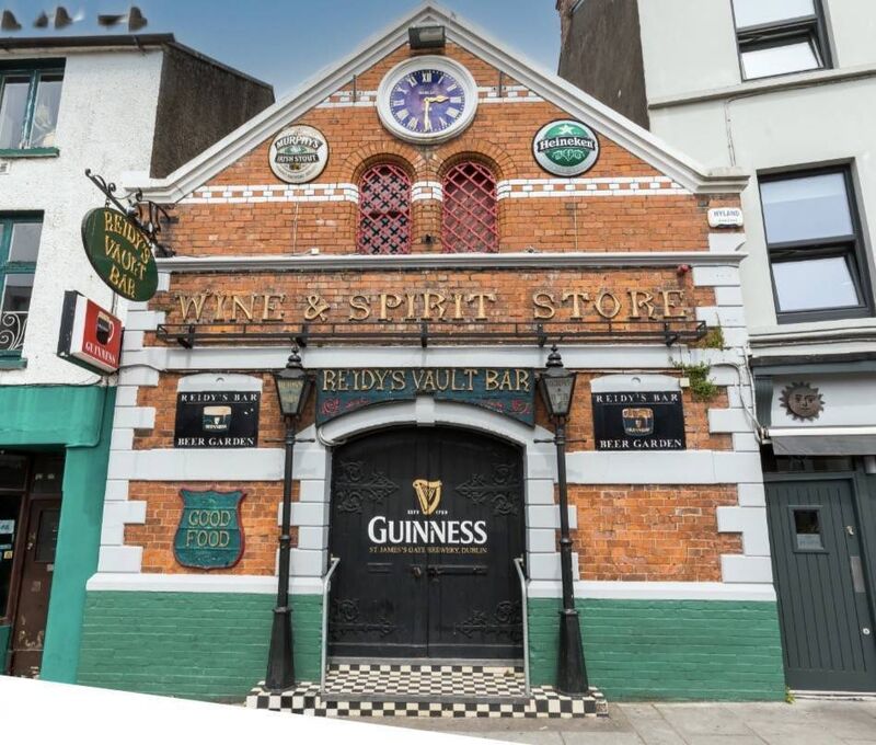 Reidy's on nearby Washington St is set for a Son of a Bun restaurant Reidy's on nearby Washington St is set for a Son of a Bun restaurant