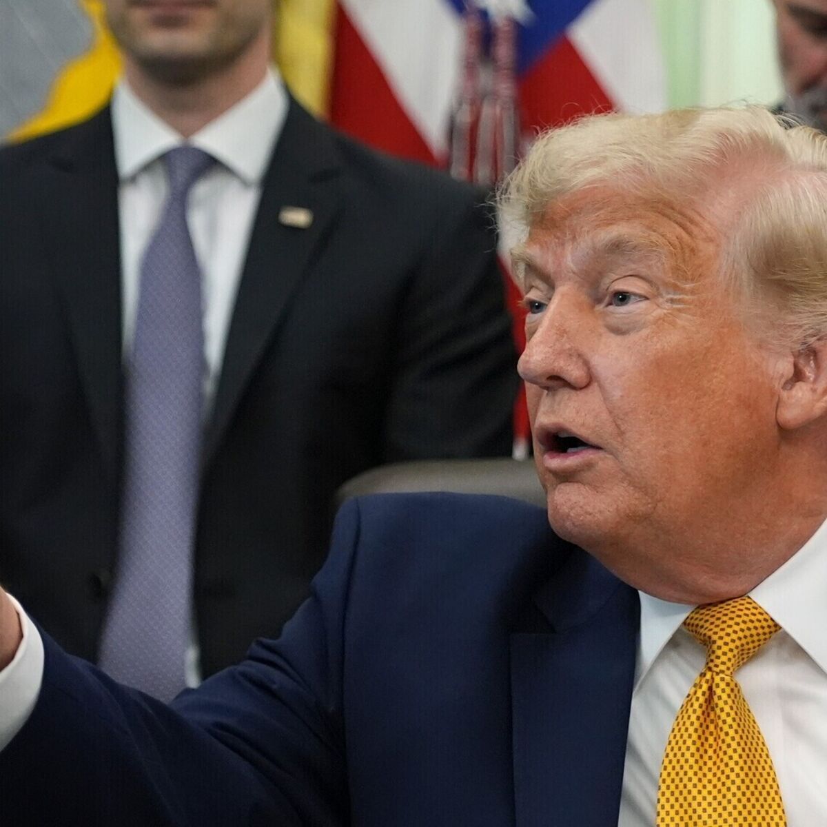 Trump clashes with Republican senators over vote to block Iran war
