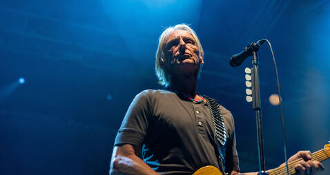 Paul Weller review: Modfather exudes cool in sweltering Marquee