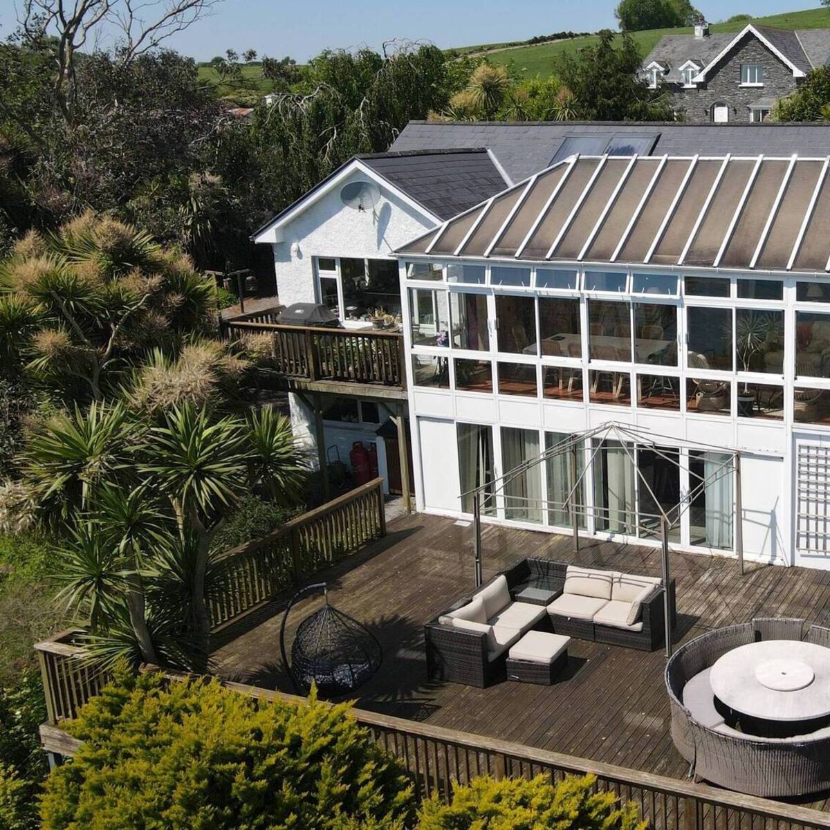 irishexaminer.com - Tommy Barker - Inside the €975,000 Timoleague home inspired by a lifetime of world travel