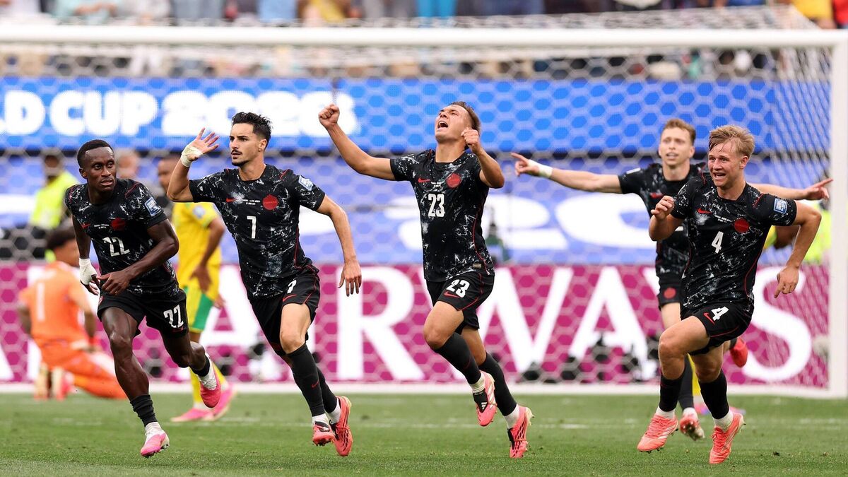 Stoppage time Eustaquio stikes breaks South African hearts and sends co-hosts into R16