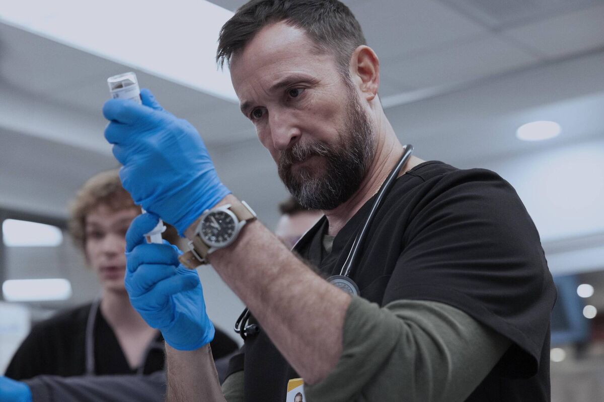  Noah Wyle in The Pitt.  