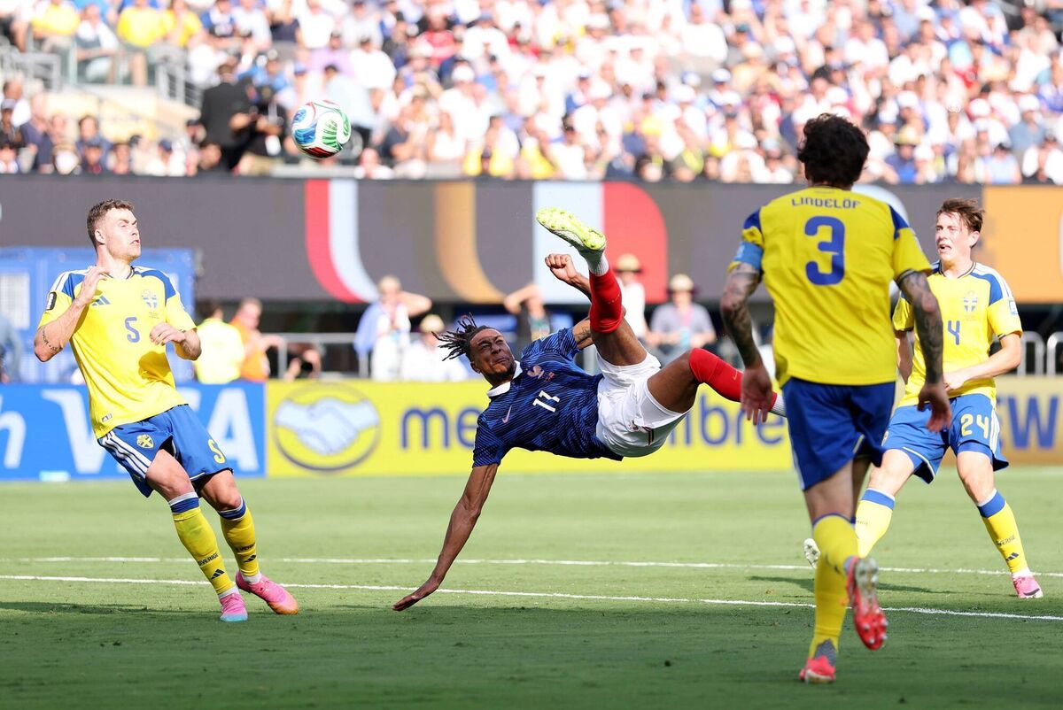 Michael Olise of France attempts an overhead kick against Gabriel Gudmundsson. Pic: Mattia Ozbot/Getty Images Michael Olise of France attempts an overhead kick against Gabriel Gudmundsson. Pic: Mattia Ozbot/Getty Images