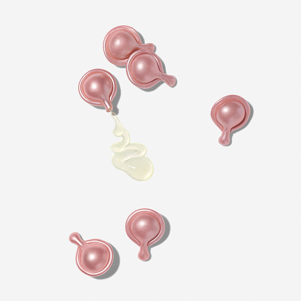 7. Elizabeth Ardens retinol + HPR ceramide capsules