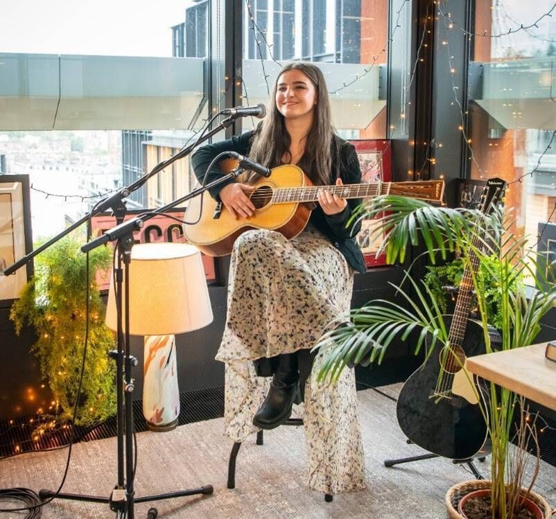 Virtuoso guitarist and singer Muireann Bradley. Virtuoso guitarist and singer Muireann Bradley.